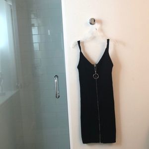 Ring hook black minidress